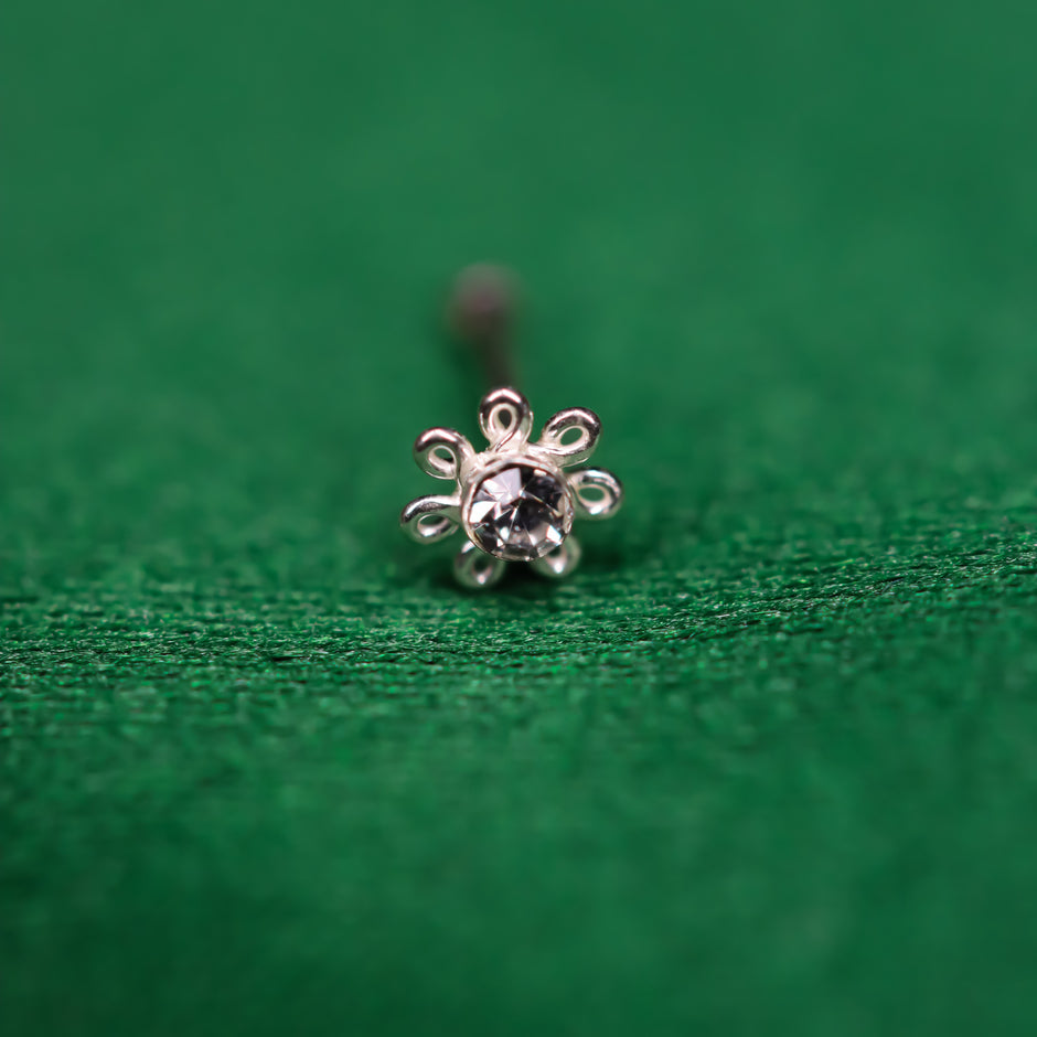 Iced Bling " Daisy " Nosepin